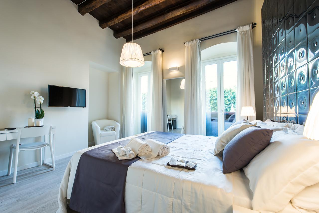 Hotel Luxuryenne Cagliari Exterior foto